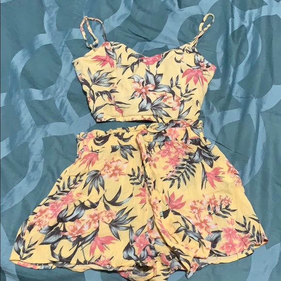 H&M Floral Crop Top high Waist Shorts 2pc Set - Picture 6 of 6